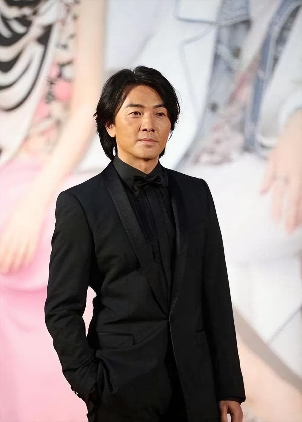 黎芷珊承认出轨陈小春,多位男艺人卷入风波,娱乐圈震荡不断