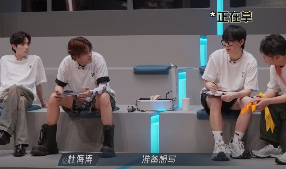 《披哥4》石凯没实力又迷之自信,阿如那反应真实!装都懒得装?