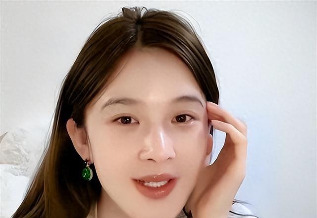 赵樱子彻底放飞自我，猛料一个接一个，连“玉女形象”都不要了？