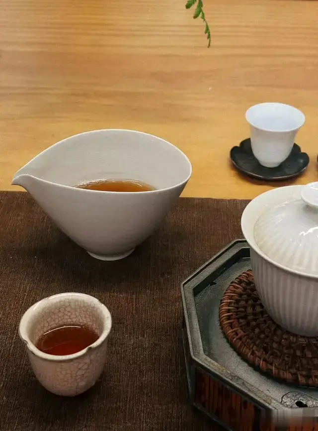 人生在世,难得品茶