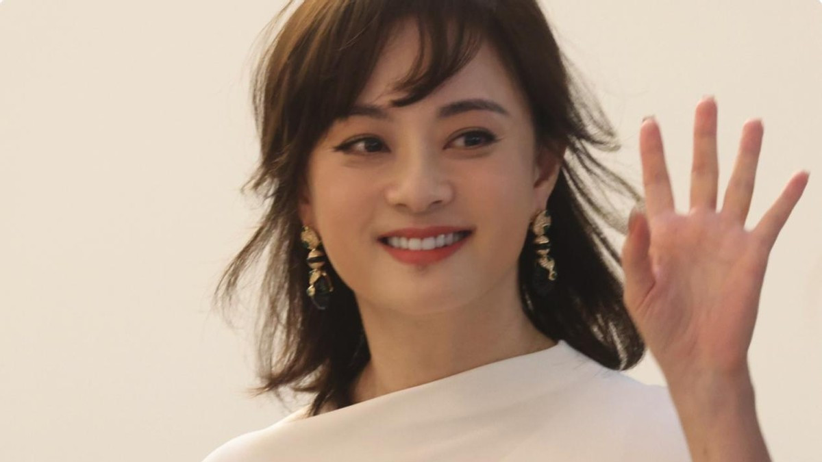 一阵不见像变了个人！颜值和身材回春的孙俪，治好了我的畸形审美