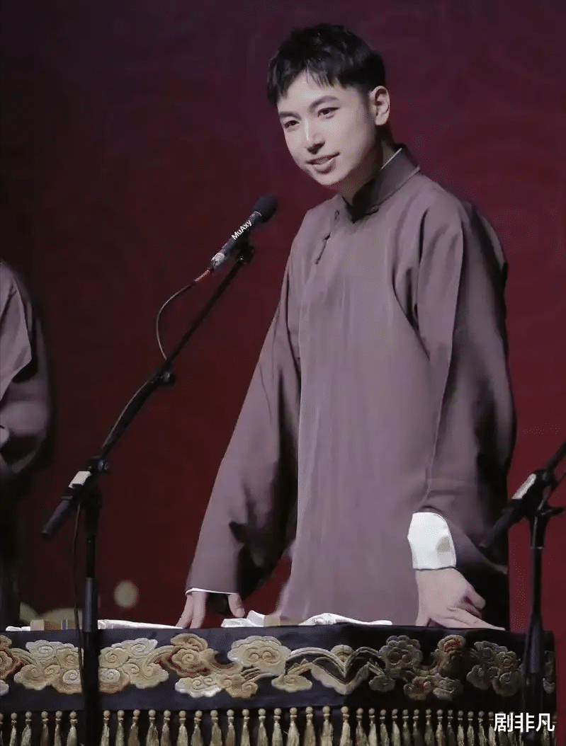 郭德纲外甥王九龙大婚!新娘朱琳挺大肚子穿秀禾,鼻子却引发争议