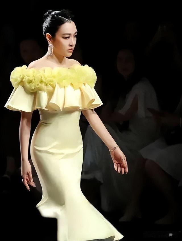 钟丽缇和温碧霞同框：仅相差3岁，但是「骨相美」的差别一目了然