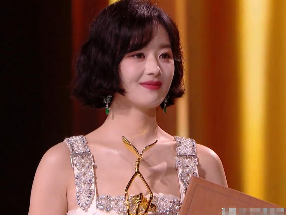 离婚3年后,37岁赵丽活成了最好的样子,深夜发文高调宣布喜讯