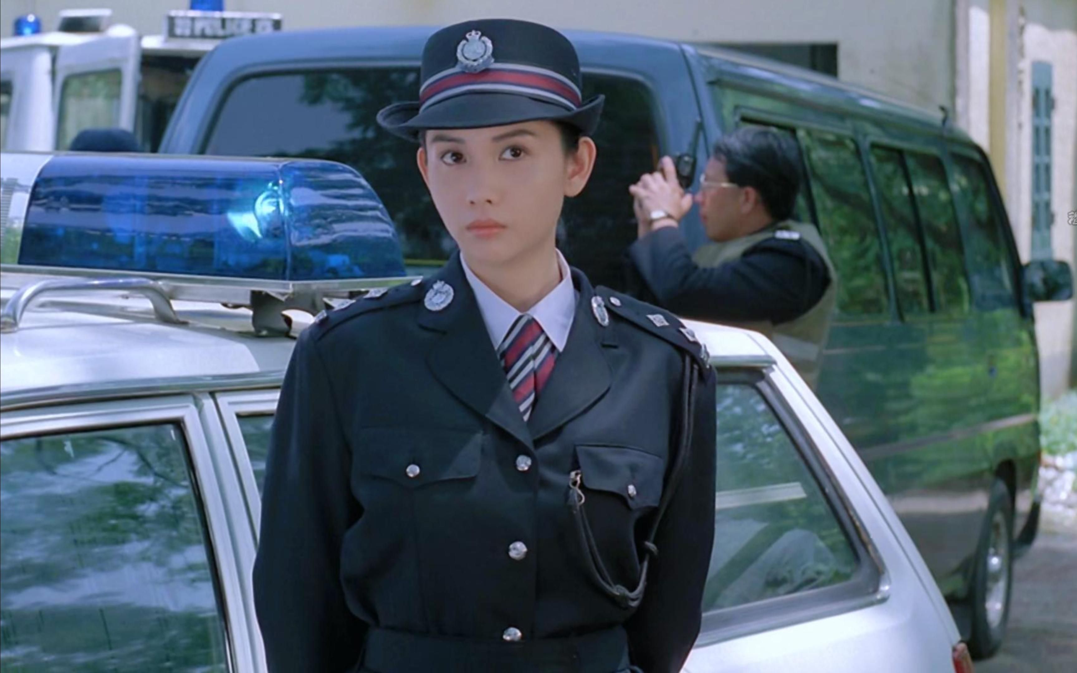 邱淑贞全家去巴黎看奥运会!富商老公罕见露面,一家三口似同龄人