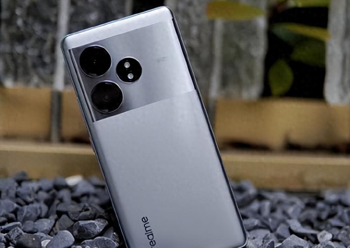 手机不用买太贵,1500元左右入手这3款,256G大内存