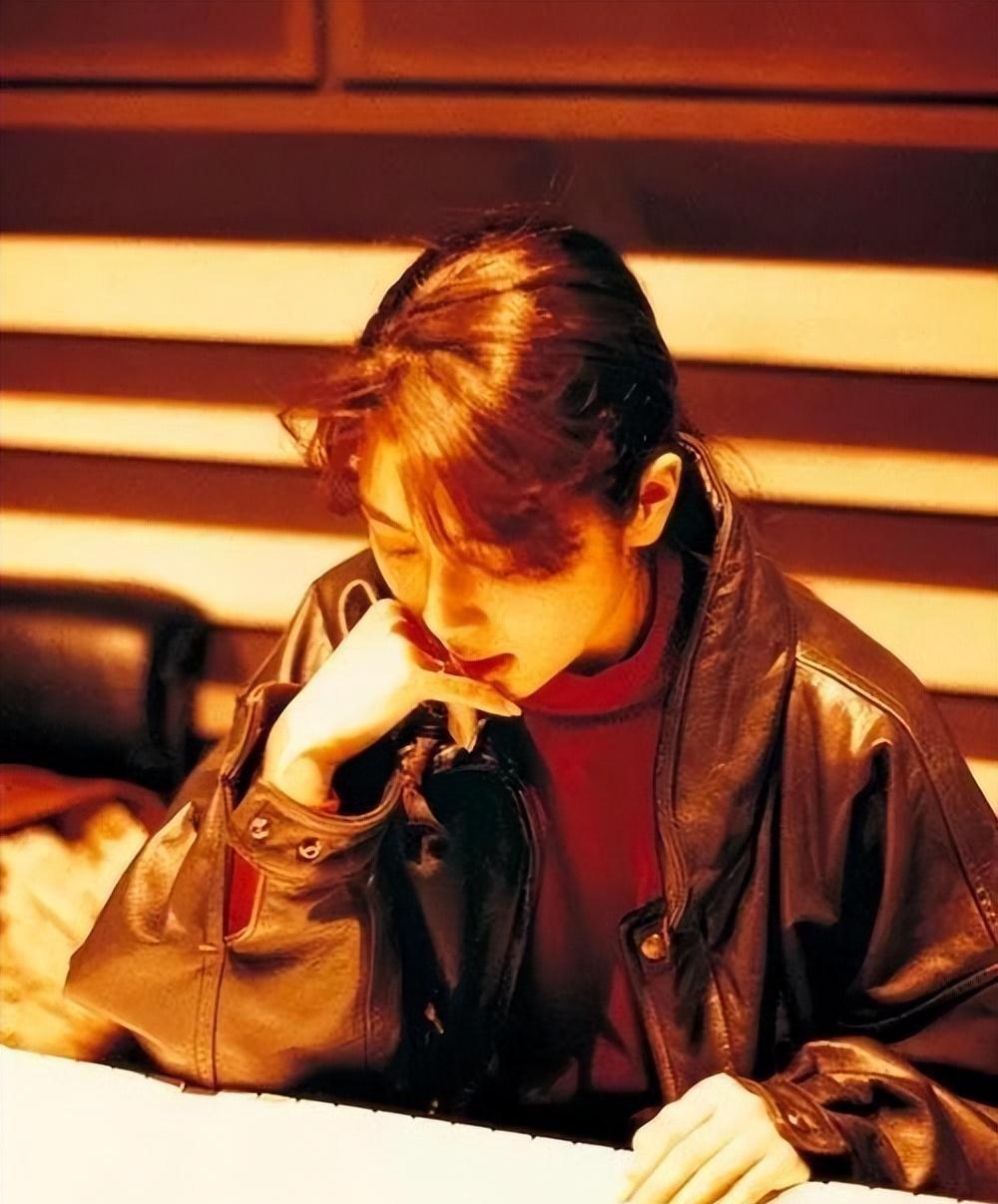 她是“最干净”的女歌手，一首歌火了28年，如今已被写入教科书