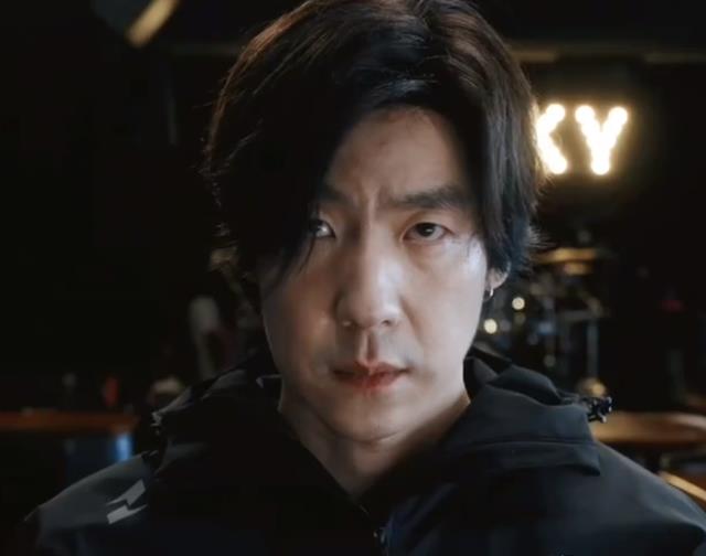 看了14集《白夜破晓》,发现有的明星过气不是没原因,根本带不动