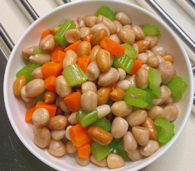 8月7日立秋，有钱没钱，记得“立秋吃5宝”，顺应时节，平稳入秋