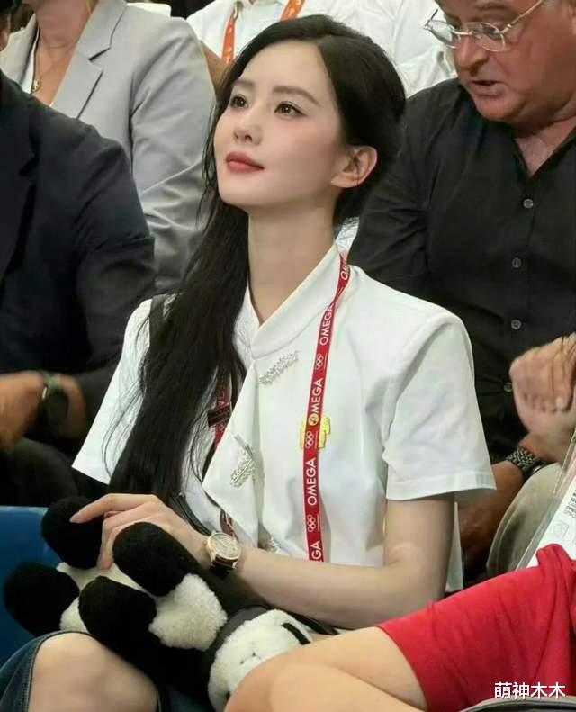 刘诗诗生图暴露真实状态,把赛场当秀场摆拍,营销用力过猛翻车