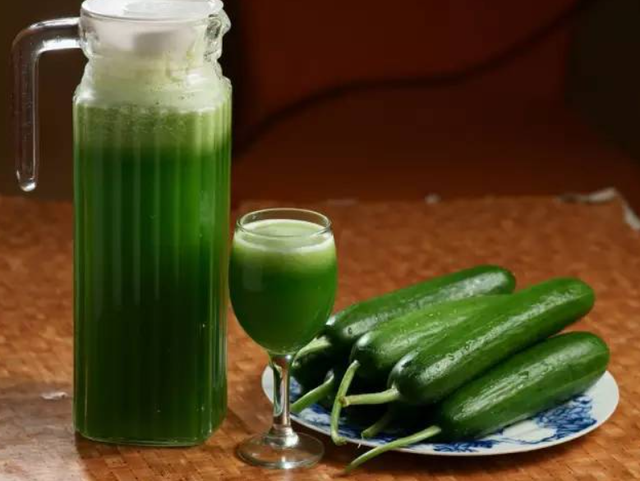 52岁阿姨不吃晚饭,只喝黄瓜汁,减脂降压,3个月后身体大变样!