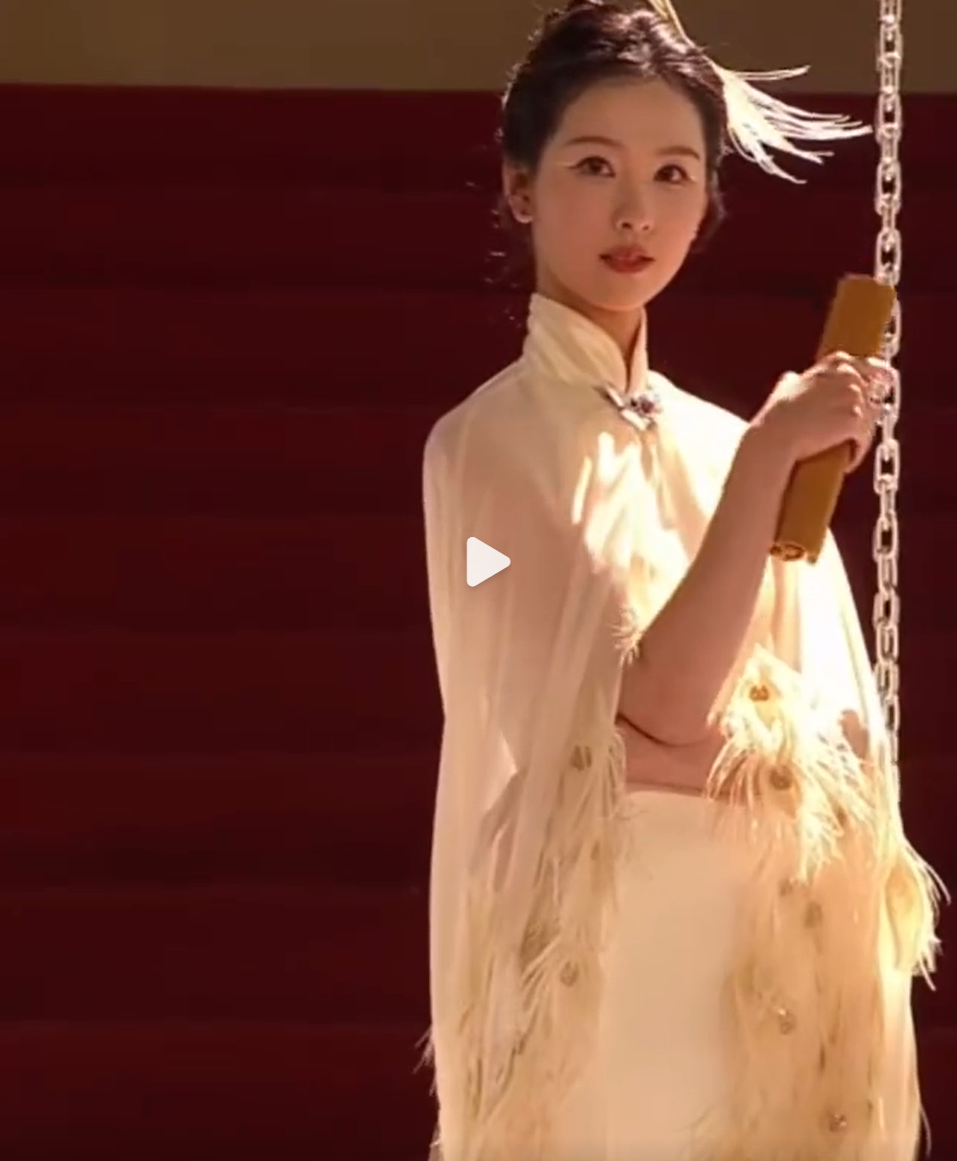 GQ红毯集体“翻车”？田曦薇脚全露、娜扎瘦出排骨，金晨反差最大