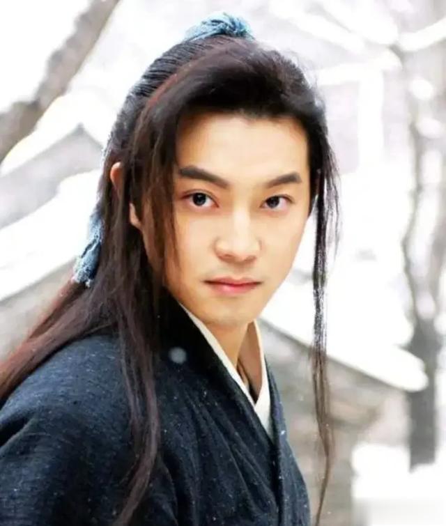 沙溢晒《奔跑吧》花絮照肌肉明显，网友喊话李晨出来对比一下