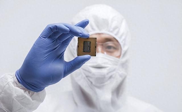 一夜暴涨8120亿，谷歌解决世界级芯片难题，国产芯片还有机会吗？