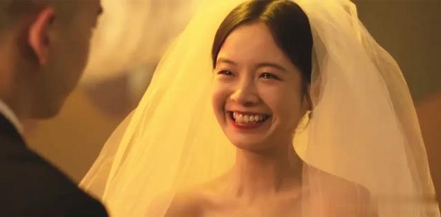 李庚希爆冷门，首位00金鸡奖影后！徐静蕾力捧，京圈公主背景被扒