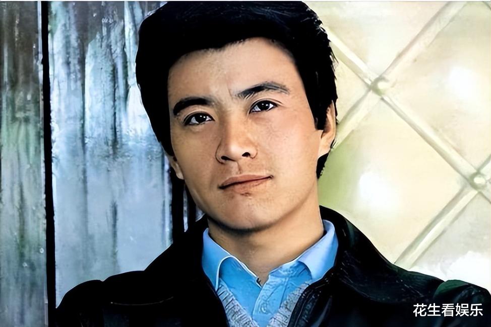 演员周里京，因妻子在家被害时，他未在家中，余生都活在愧疚中