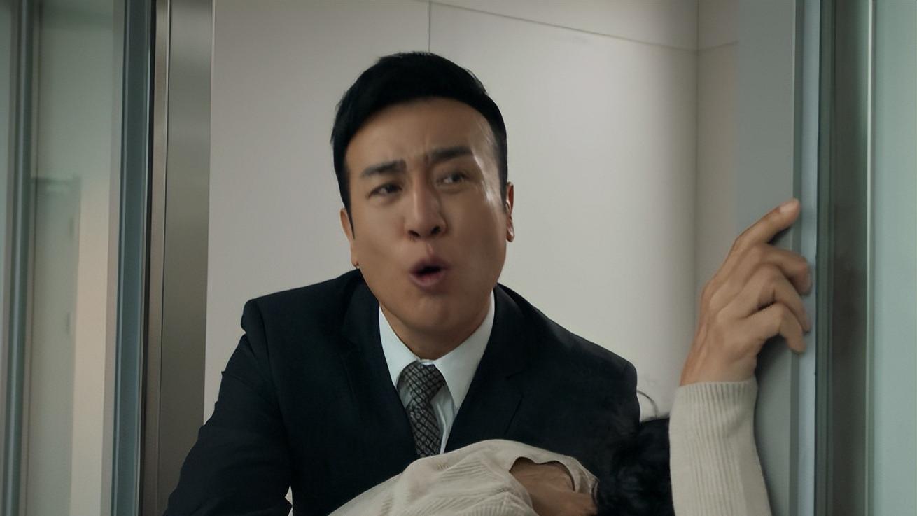 收视率全国第一！《新闻联播》花17秒强推，央视这部反腐剧炸了