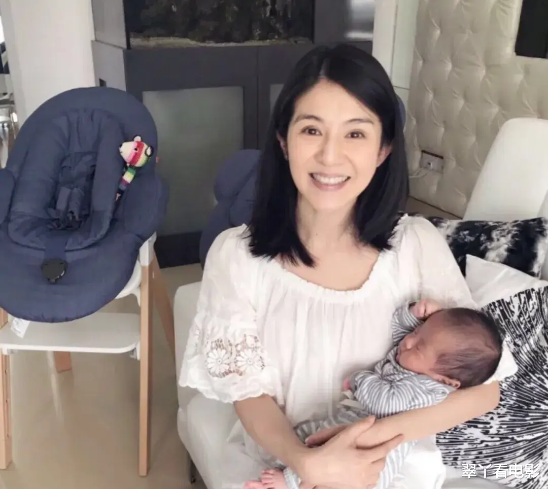 拒绝金城武,不要吴奇隆,嫁个假富豪赔光身家,她却说很幸福