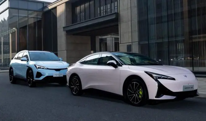 又一“价格屠夫”！媲美30万级豪车，仅售11.98万，还要啥比亚迪宋？