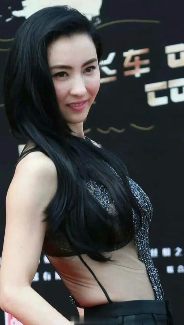 张柏芝做为公众人物身上怎么到处都是纹身呢? ???