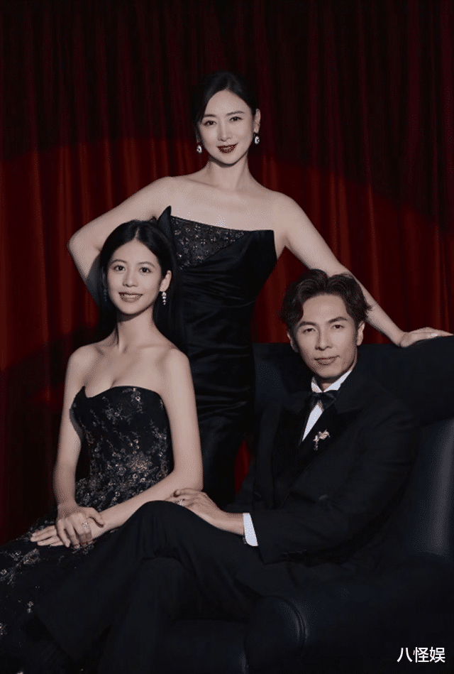 56岁翁虹自曝老公女儿都在国外，一人独居很舒服，腿上长疤抢镜