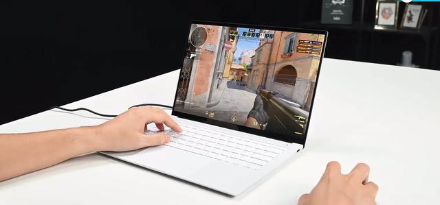 Intel全新酷睿Ultra 200V系列移动端处理器：续航与性能的双赢之作