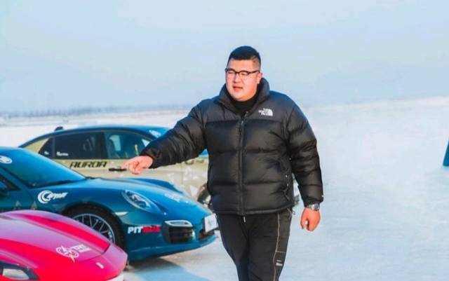 突发!网红“猴哥说车”疑婚变,妻子何钰欣暴露原因,斥责其三不