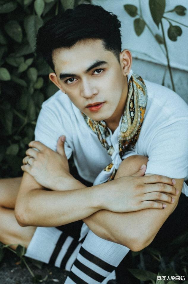 我,美国胖妞,失恋散心来中国当外教,竟嫁给像胡歌一样帅的男人