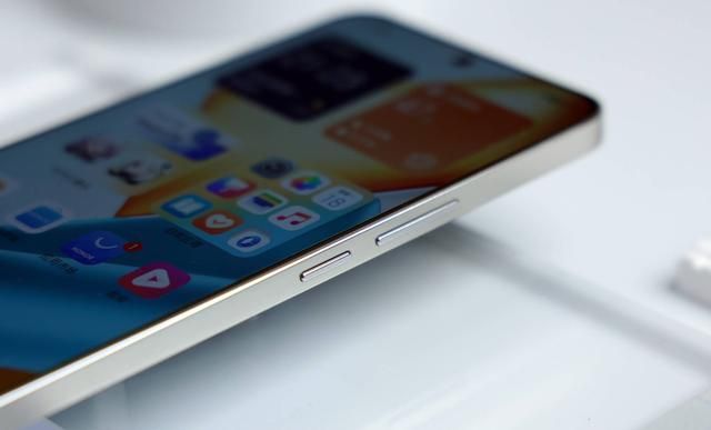 荣耀彻底“发飙”,16GB+512GB跌至2468元,顶配旗舰售价亲民了