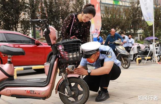 2025年骑电动车要注意，这2类车型要被淘汰，3类电动车可放心上路