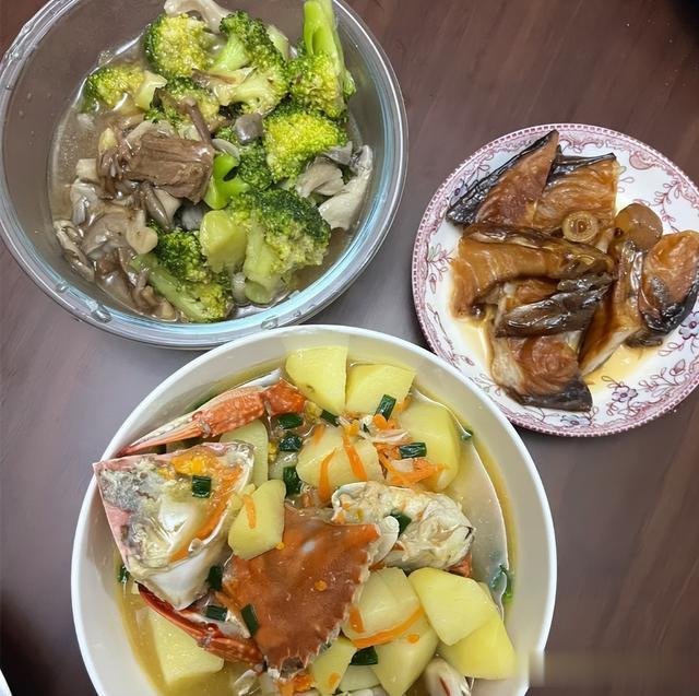女子回娘家,老公在朋友圈晒伙食,网友笑了:没对比就没伤害