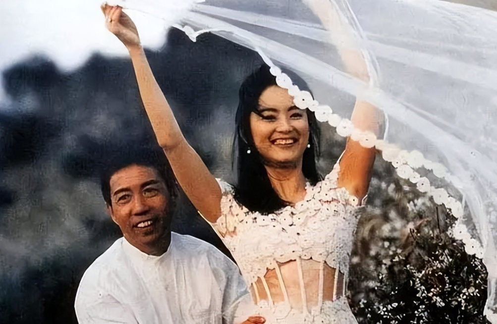 被丑男“糟蹋”的5位女明星,个个似鲜花,却插在了“牛粪”上