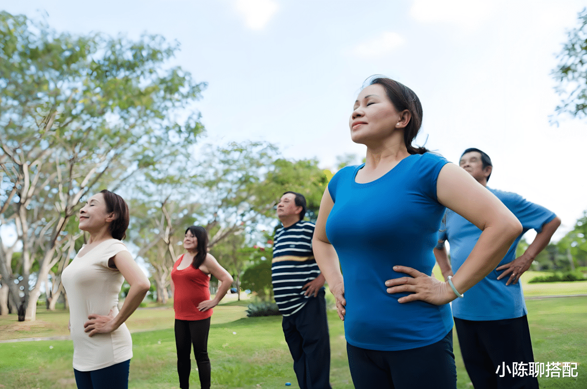 为什么我劝中年女人：夏天多扎发、少戴帽？看完以下几组对比就懂