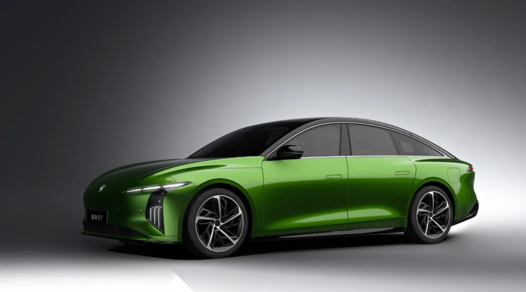 想買臺(tái)小米SU7但覺得太貴？這臺(tái)中大型的“全球最佳”只賣12萬