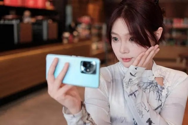 荣耀100Pro，加速清仓，喜欢的抓紧入手！