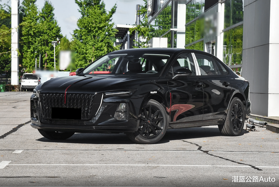 25款红旗H5推限时购车政策，惠后11.98万起买豪华B级车，香？