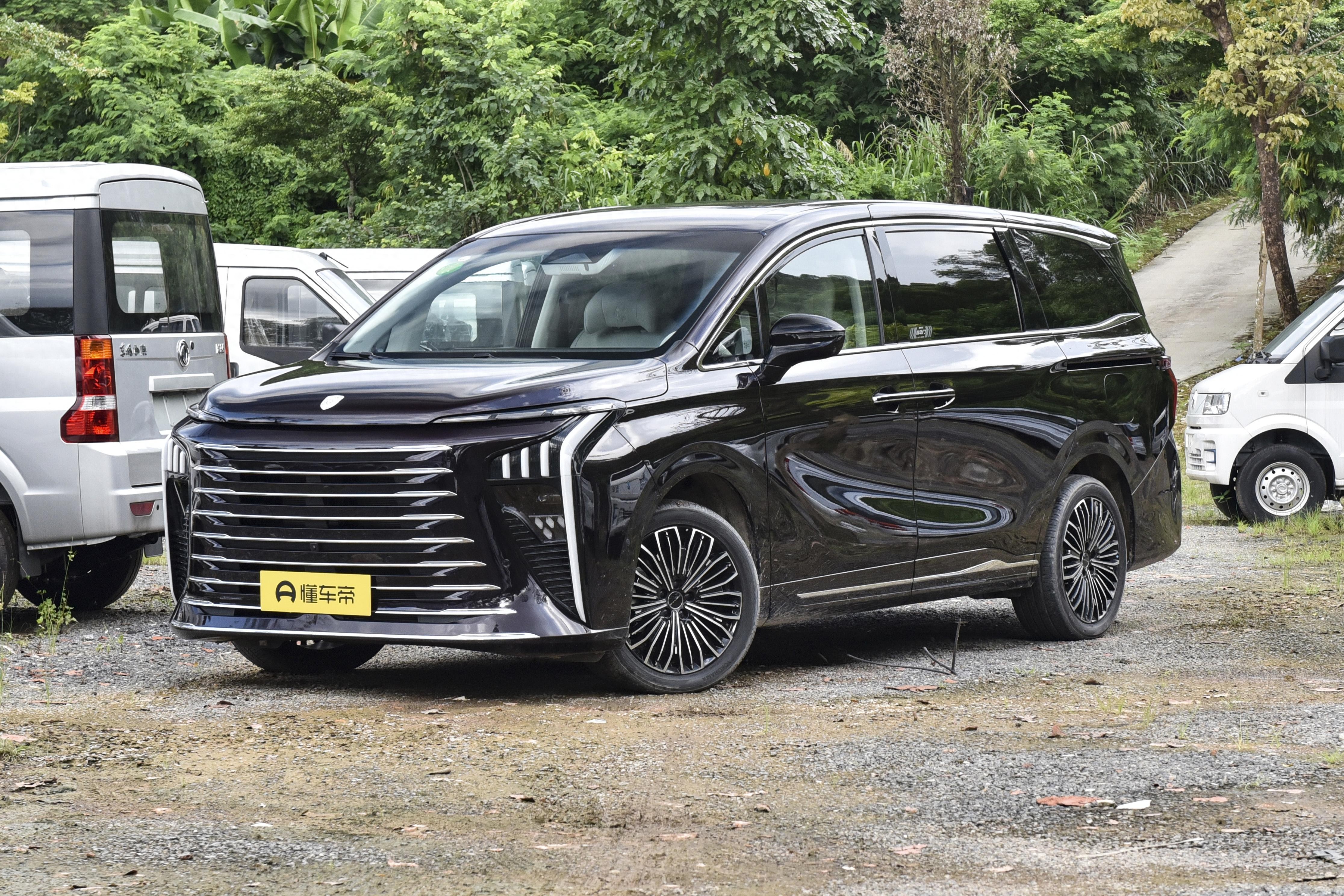 自主品牌中大型MPV，纯电续航200km+综合续航1300km，宜商宜家