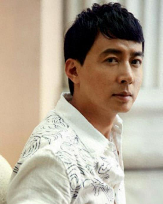 演员于洋:娶赵本山徒弟,凭《庆余年》大红,活成绝世好男人