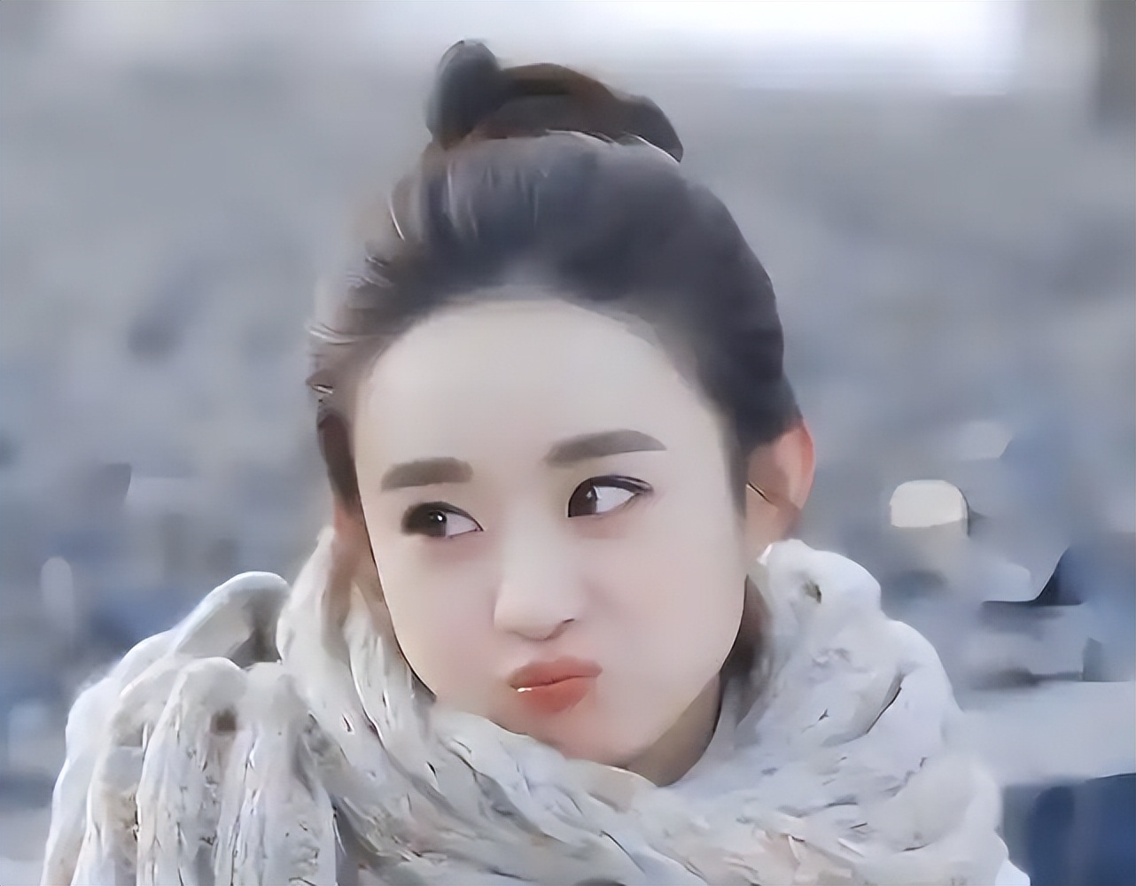 央视出手了!赵丽颖的4分钟采访,没几个人能笑着走出来