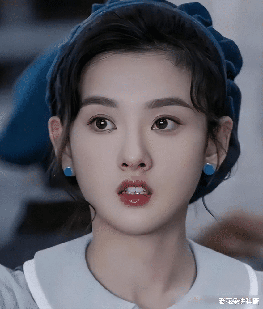 放弃你的黑长直吧，今年流行这3种“微卷短发”，明星都纷纷上头