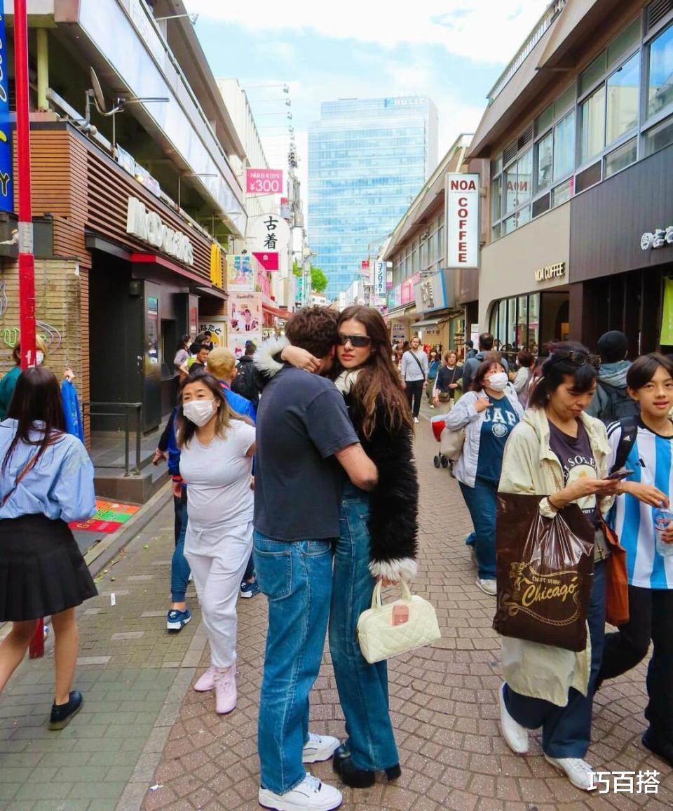 顶级白富美妮可拉真是人生赢家!父母宠爱老公偏爱,有颜又有才