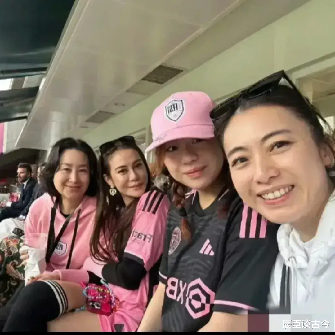 林宝贤：美貌不输明星，甘做林建岳女友，没生孩子不结婚也是赢家