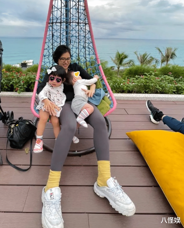 谢依霖被偶遇，真人又白又美比电视上好看，因坐商务舱被骂装穷