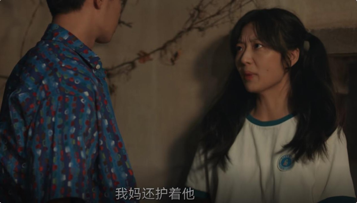 当44岁贾冰和47岁曾黎演夫妻,二人一同框,画面就尴尬了