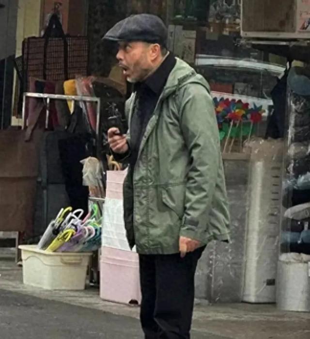 49岁汪涵状态堪忧:像是被白骨精吸干了阳气,嘴巴长得像七旬老人