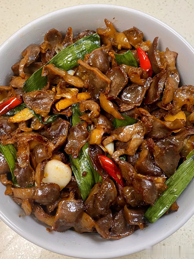 夏天,少吃猪肉多吃它,营养极高,晒干后美味翻倍,不懂吃真可惜