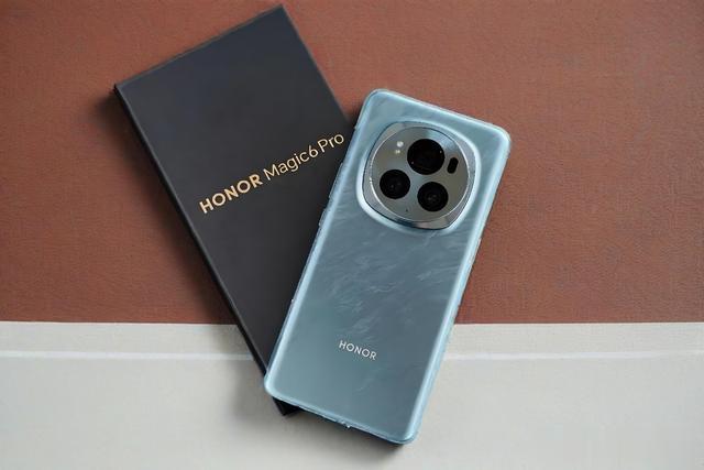 榮耀降價王來了，跌價2050元，四主攝+四芯片+5600mAh