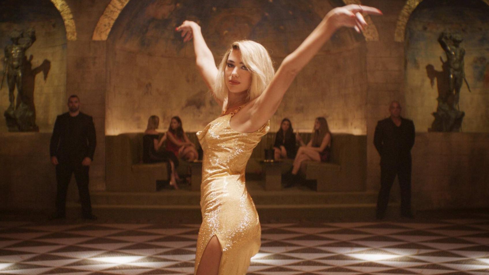 16天票房破30.61亿，沈腾定律要应验了，贾玲的年度冠军保不住？