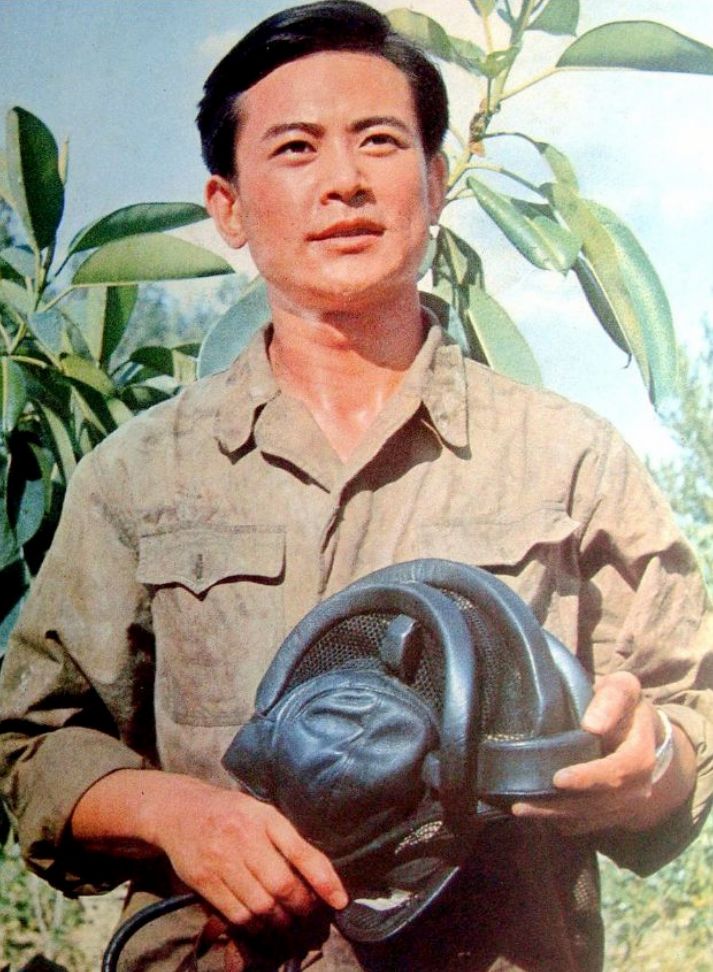 李世玺：原八一厂演员剧团团长，因演雷锋走红，岳母也是位好演员