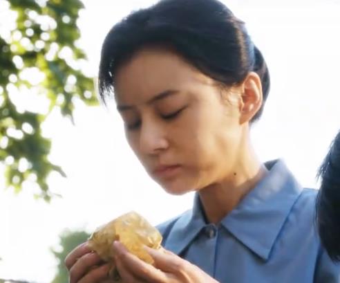 正午阳光《小巷人家》：当配角太惊艳时，主角可以去打酱油了